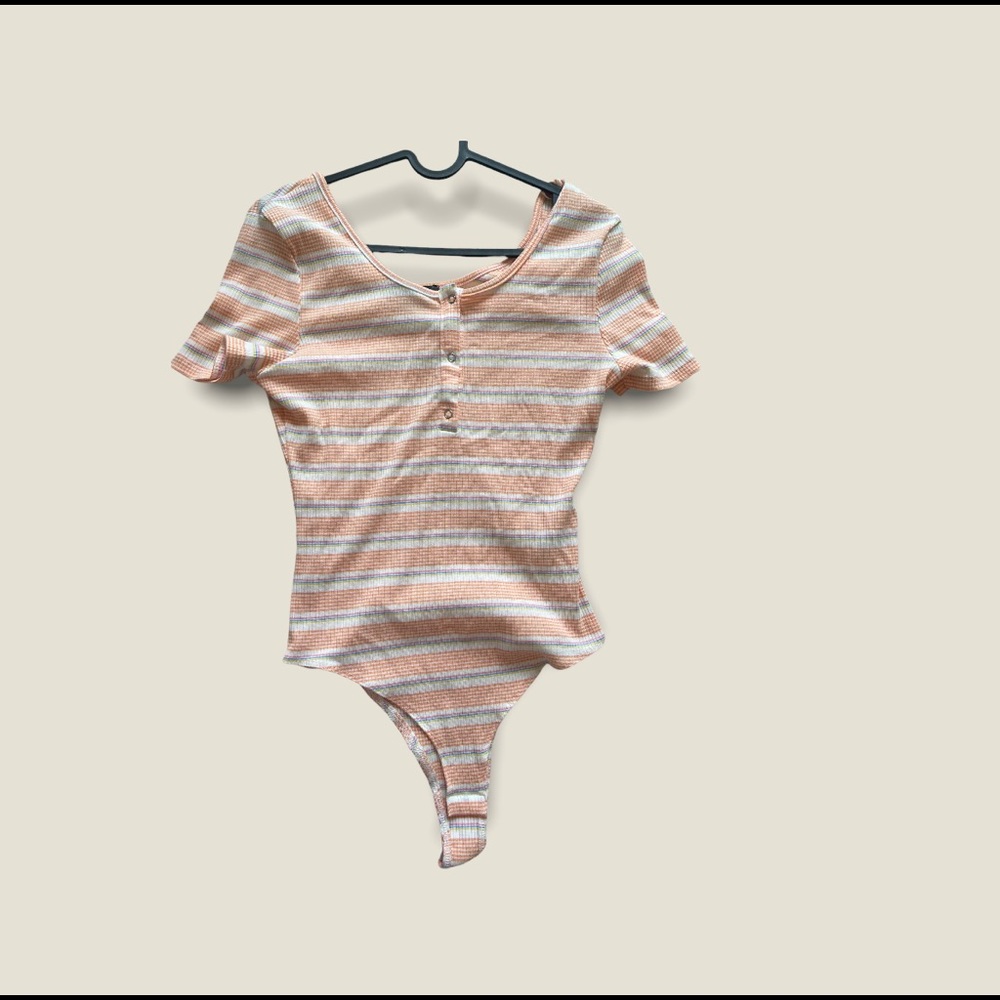 PRIMARK colorful shortsleeved bodysuit
